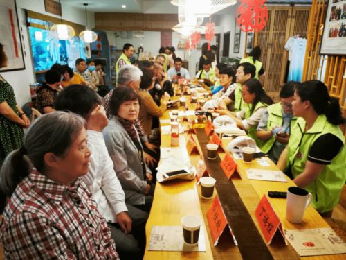 傳遞文明 播撒愛心——揚州報業(yè)集團報春花志愿者服務隊正式成立